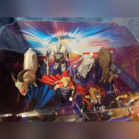 Disney Marvel Avengers Thor: Love & Thunder 8-Piece PVC Figure Play Set - Picture 10 of 15